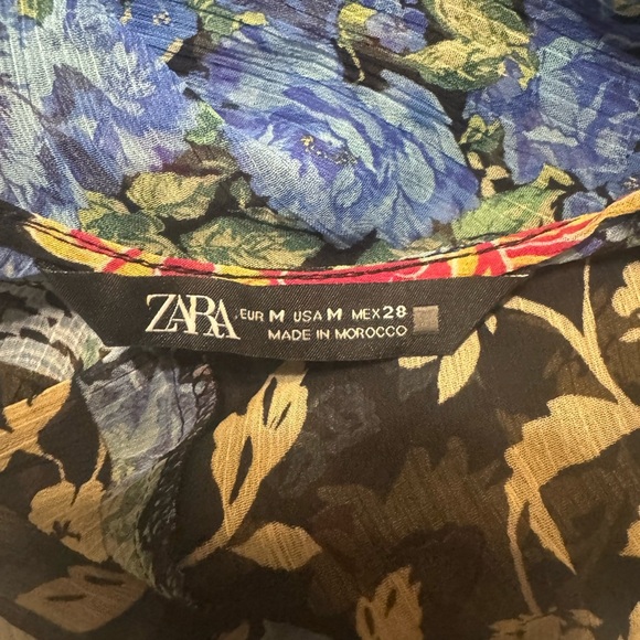 Like New Zara Multicolored Patchwork Floral Printed Shorts Romper Bloggers Fav M - Picture 6 of 7